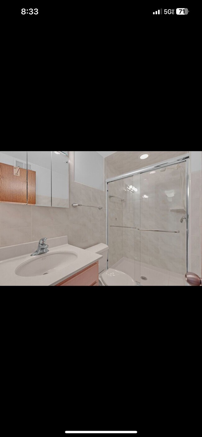 Building Photo - 9700 Kolmar Ave