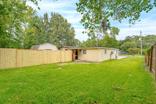 Building Photo - 5822 Tampico Rd
