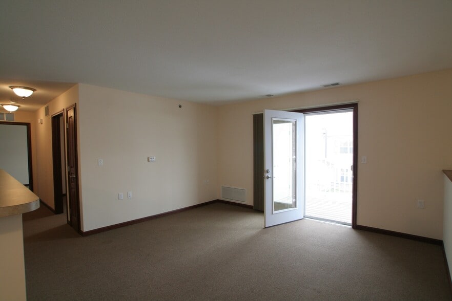 Building Photo - 306 Beeline Rd