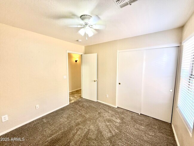 Building Photo - 13221 W Lisbon Ln