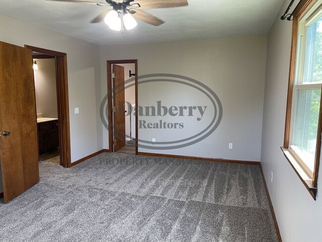 Building Photo - 3018 Gleneagle Dr
