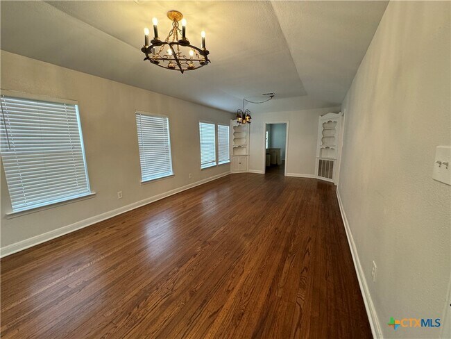 Building Photo - 397 W Edgewater Terrace