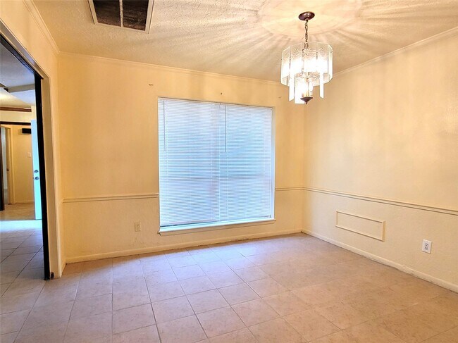 Building Photo - 12811 Stillington Dr
