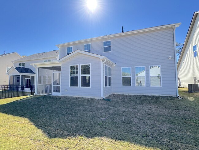 Building Photo - 282 Creekhaven Dr