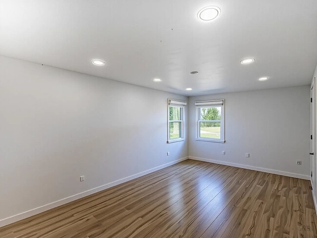 Building Photo - 20901 Catalpa St