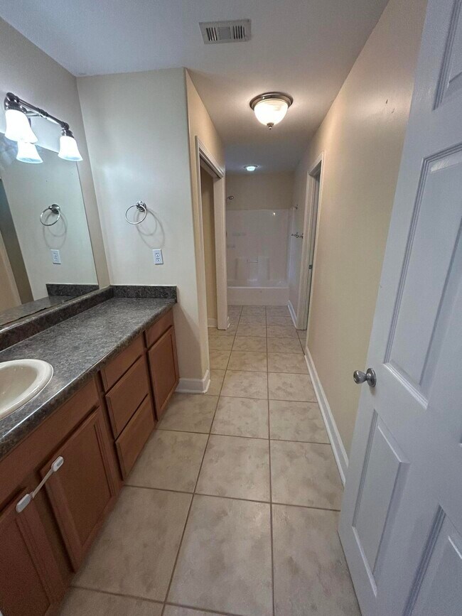 Building Photo - 70 Cypress Ln