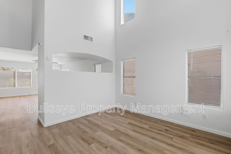Building Photo - 27513 N 63rd Dr