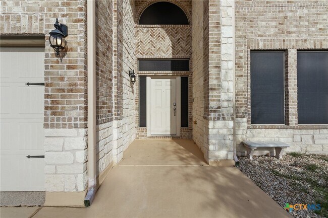 Building Photo - 309 Paddock Ln