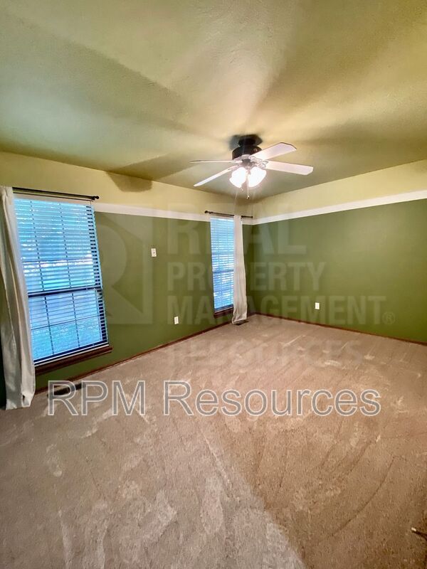 Building Photo - 216 Castle Rock Rd