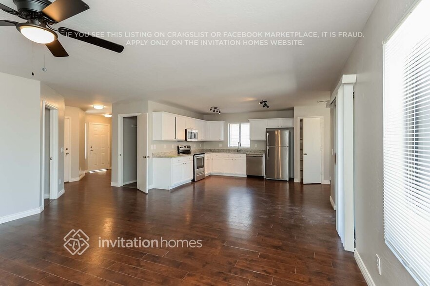 Building Photo - 136 S 111th St