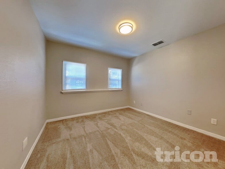 Building Photo - 6423 4th Ave NE