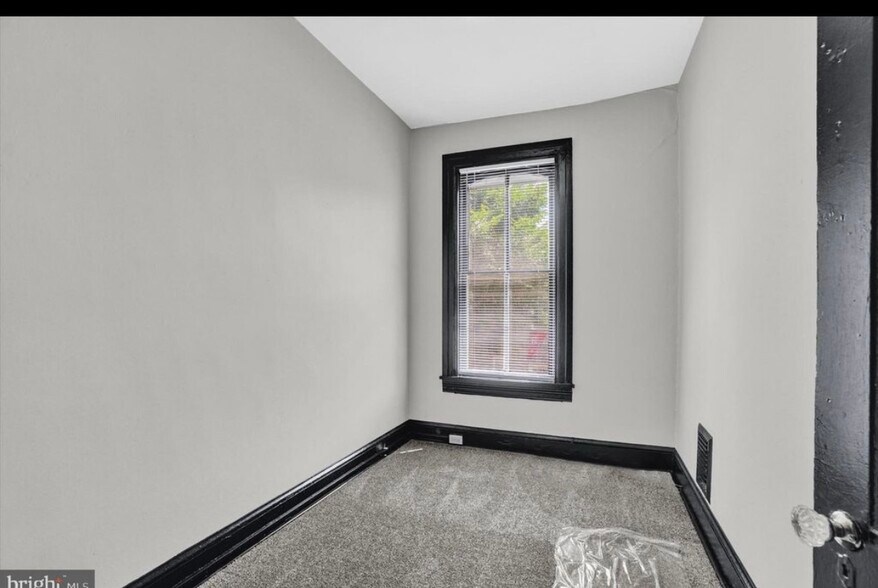 Building Photo - 132 Nevin St