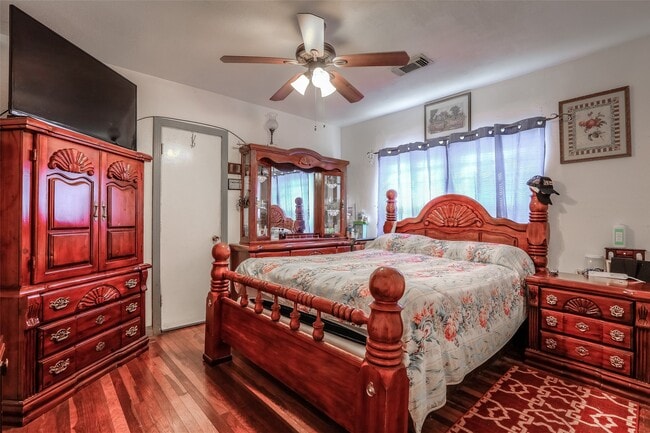 Building Photo - 9226 E Avenue Q