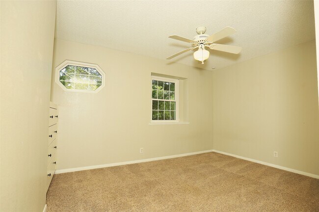 Building Photo - 54 Staghorn Ct