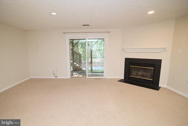Building Photo - 14436 Whisperwood Ct
