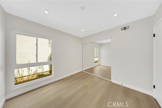 Building Photo - 14 Willow Tree Ln