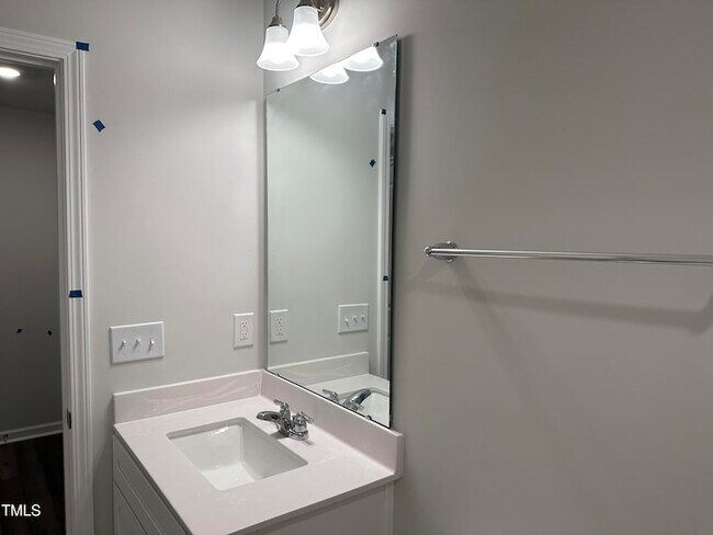 Building Photo - 603 Gimari Dr