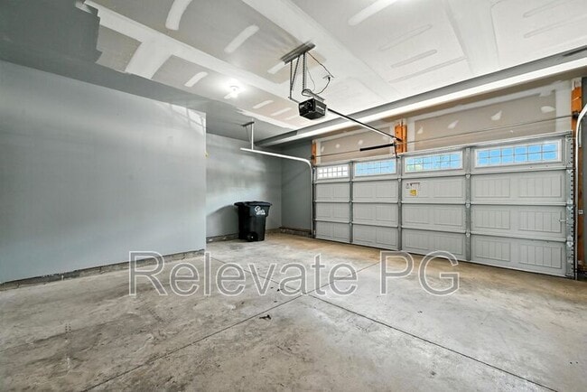 Building Photo - 9893 Honeybee Dr