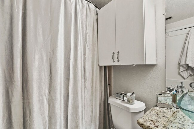 Building Photo - 5807 Vickery Blvd