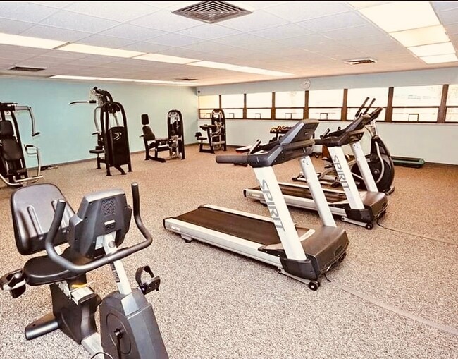 Building Photo - 6070 NW 64th Ave