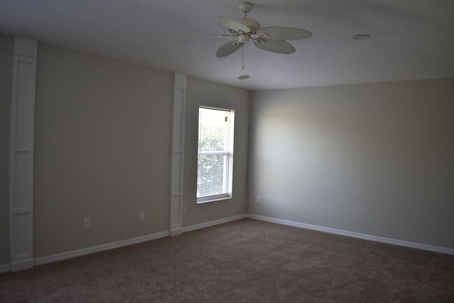 Building Photo - 2415 Sabastian St