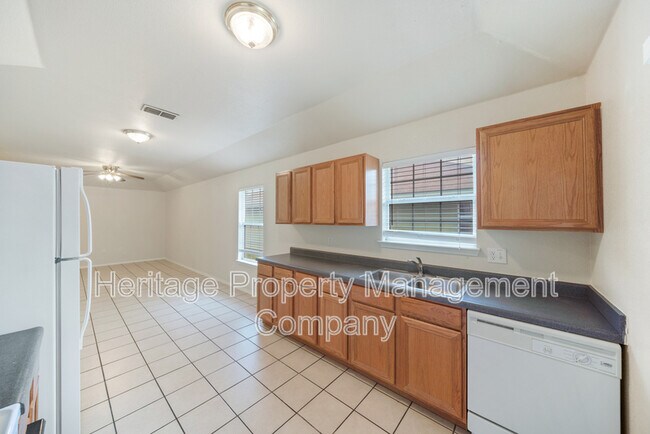 Building Photo - 236 Rosalie Dr