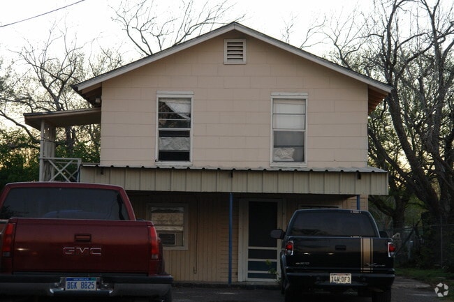 Building Photo - 4700 Raul Longoria Rd