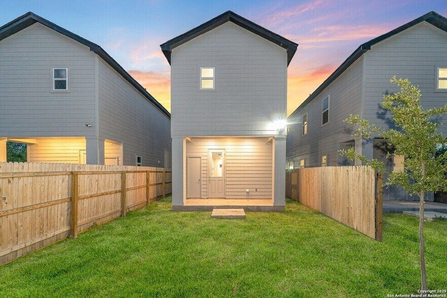 Building Photo - 505 Linden Ave