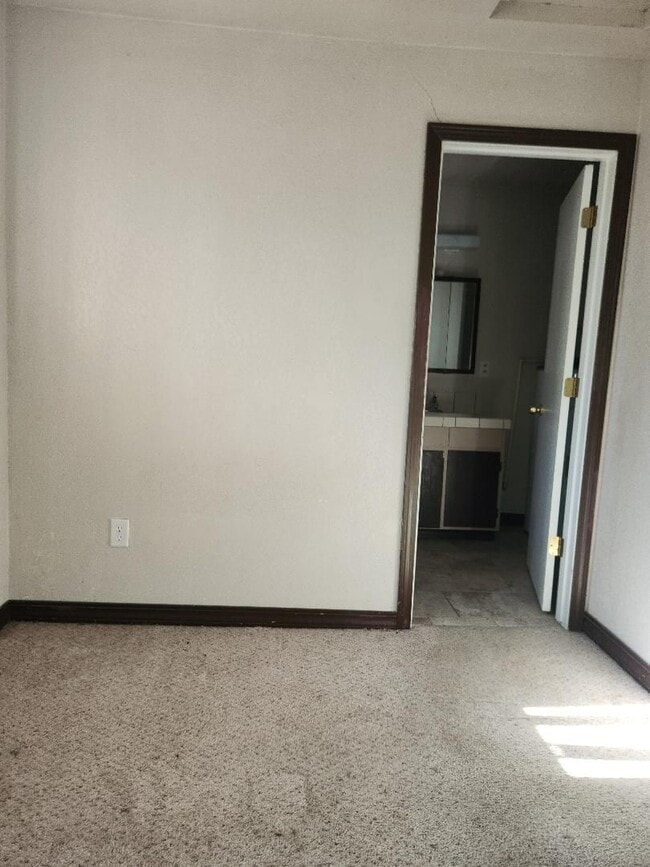 Building Photo - 1bed 1bath Home
