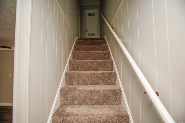 Building Photo - 2100 Virginia Dr