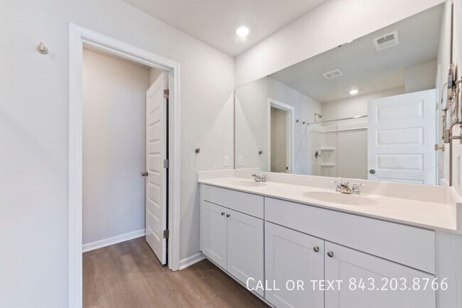 Building Photo - 1471 Central Ave