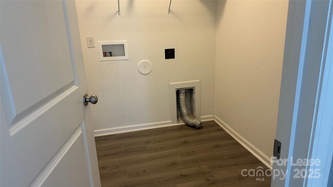 Building Photo - 727 Mountain Quail Dr