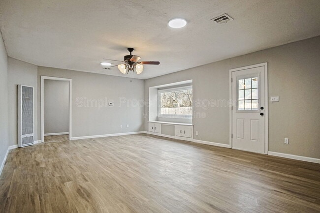 Building Photo - 1607 Denison Dr