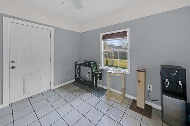 Building Photo - 2216 Calle De Pizzaro