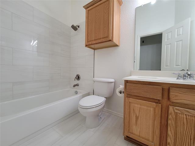 Building Photo - 9320 Woodhurst Dr