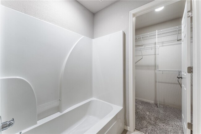 Building Photo - 3005 SW Deerfield Blvd