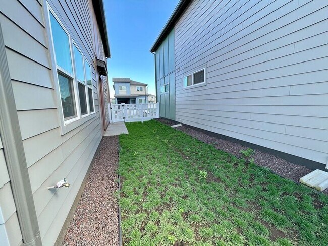 Building Photo - 91-1640 Honouliuli Street