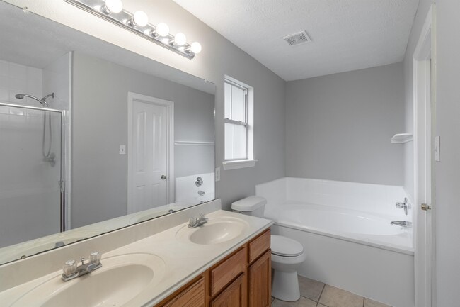 Building Photo - 4931 Tealgate Dr