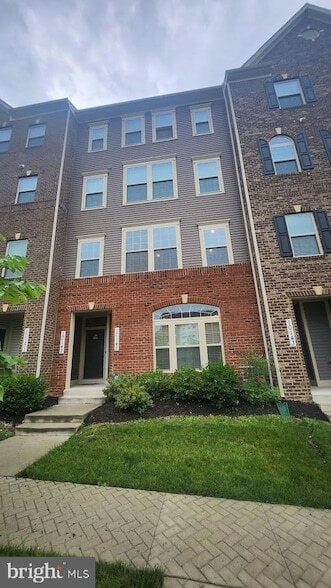 Building Photo - 10145 Dorsey Ln