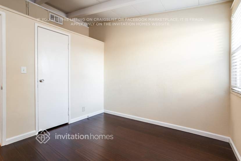 Building Photo - 1467 Michigan St