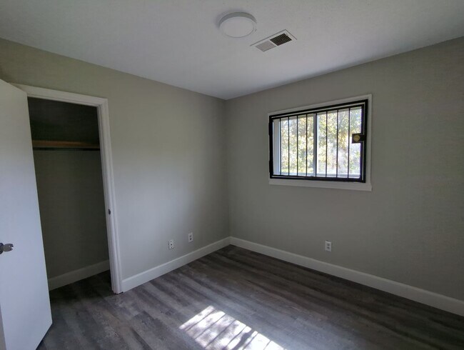 Building Photo - 4402 Fagan St