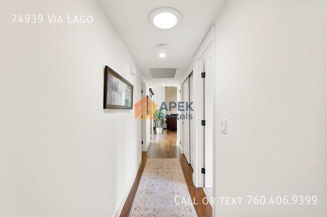 Building Photo - 74939 Vía Lago