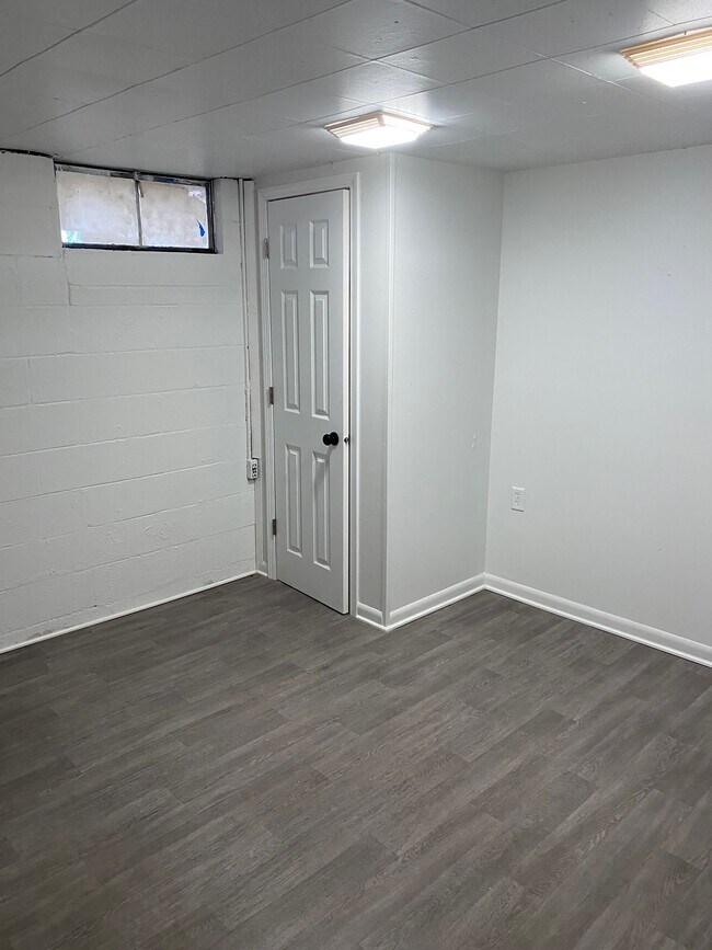 Building Photo - 3807 N Faber Ave