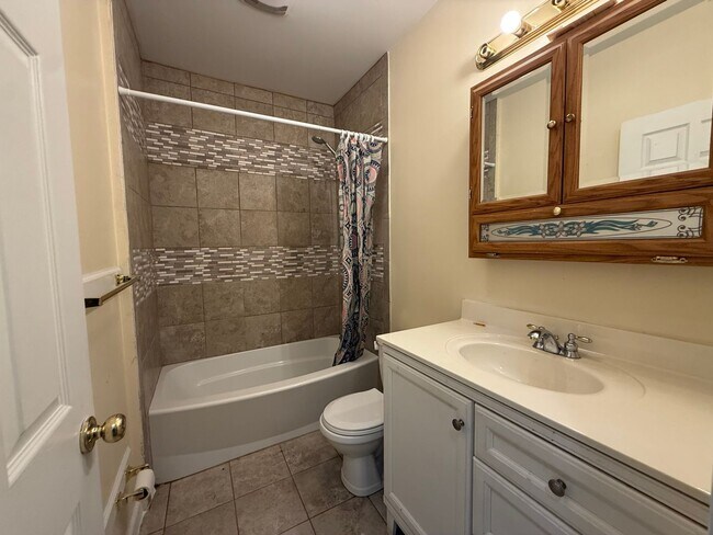 Building Photo - 908 Darlington Way SW