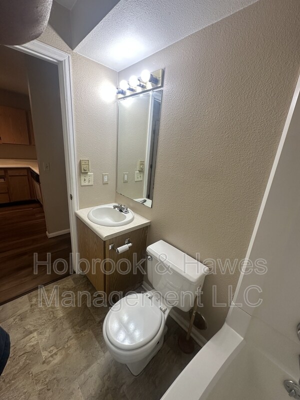 Building Photo - 4531 Boardwalk Dr