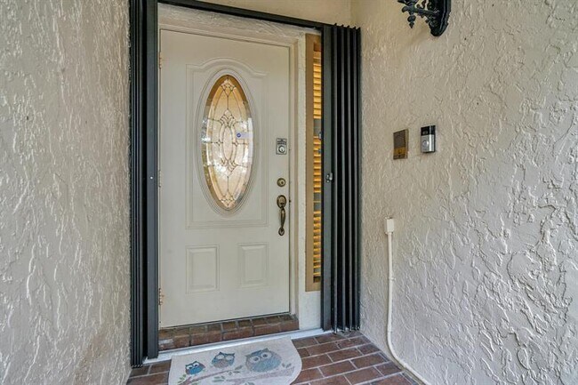 Building Photo - 6012 Glendale Dr