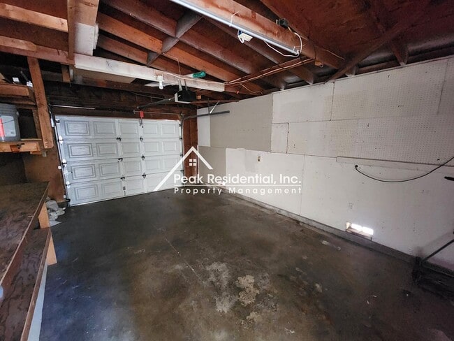 Building Photo - Spacious Arden Area 3bd/2ba Duplex with Garage