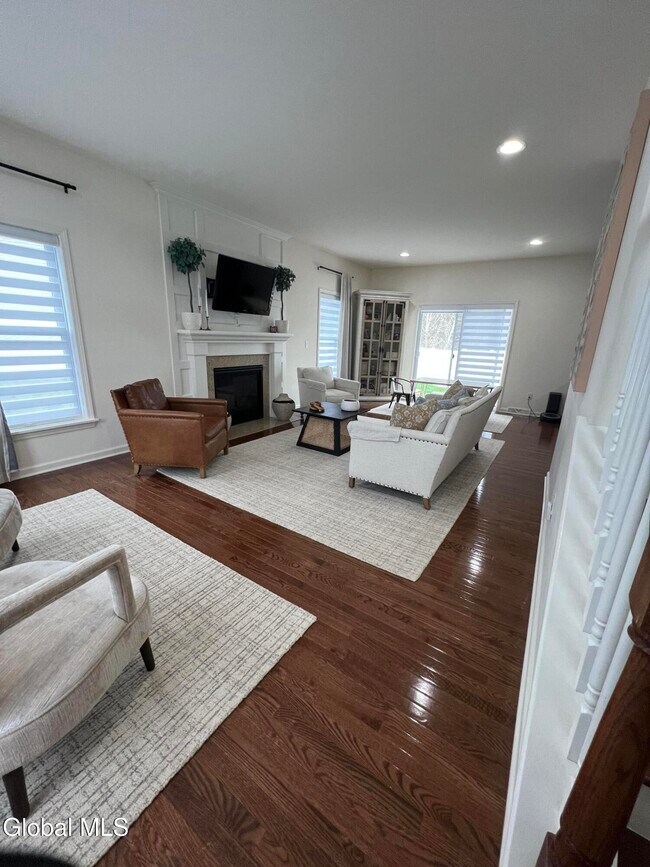 Building Photo - 10 Swatling Dr