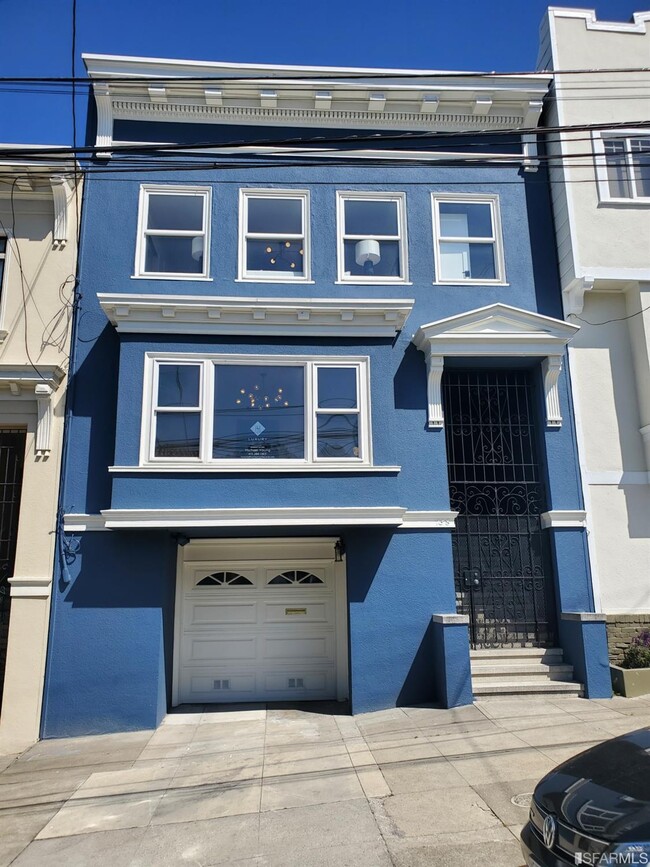 Building Photo - 738 15th Ave