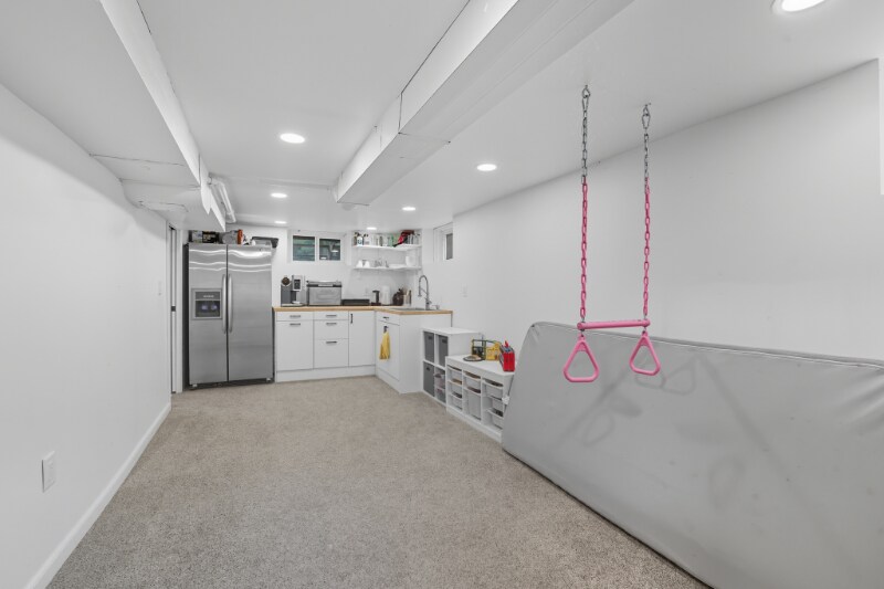 Building Photo - 1679 Hubbard Ave